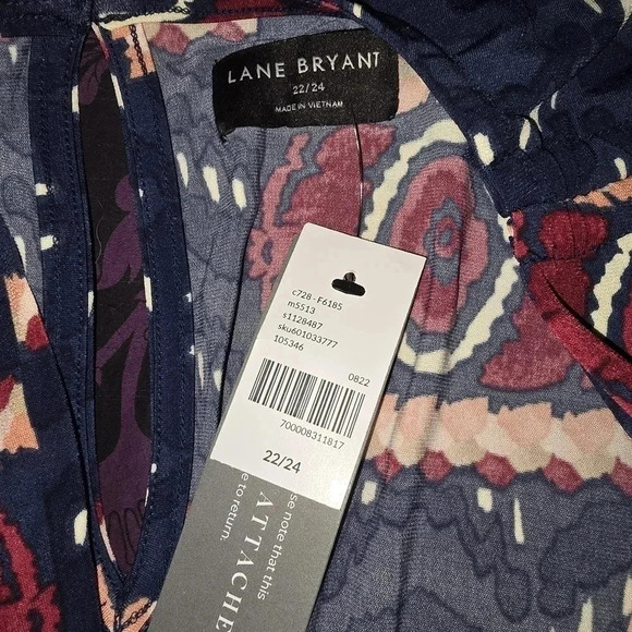 Lane Bryant Ruched-Shoulder Surplice Cropped Jumpsuit NWT 22 24 - Picture 6 of 8